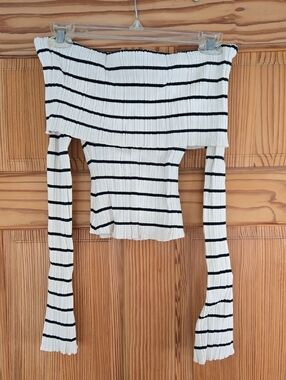 Meshki Black & White Ribbed Striped Top
